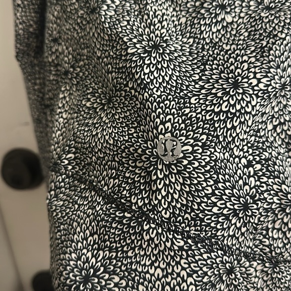 Lululemon Spring Forward Jacket Plush Petal Black Ghost / Black size 2 - Picture 9 of 10